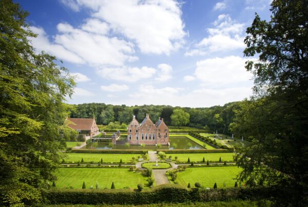 Menkemaborg in Uithuizen, Stijlvol 18de-eeuws