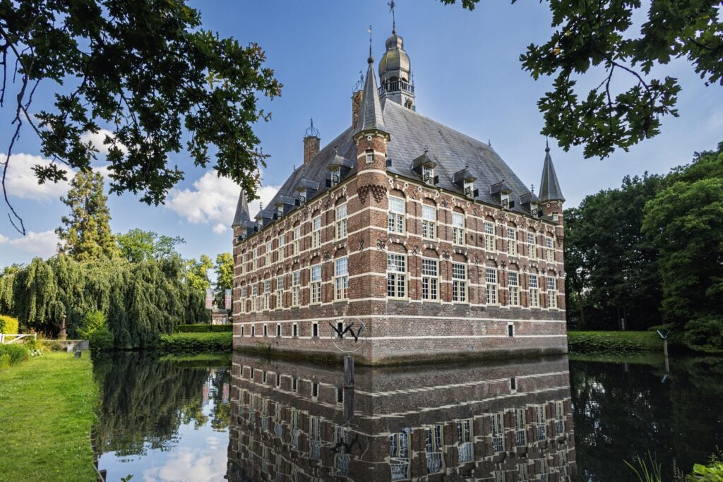 Kasteel-Wijchen-achterzijde2_Kasteel_Wijchen (1)